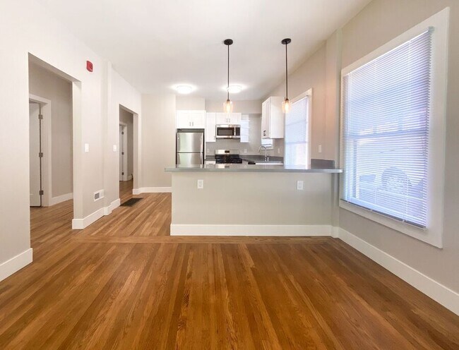 Building Photo - 1850 Arch St Unit 3