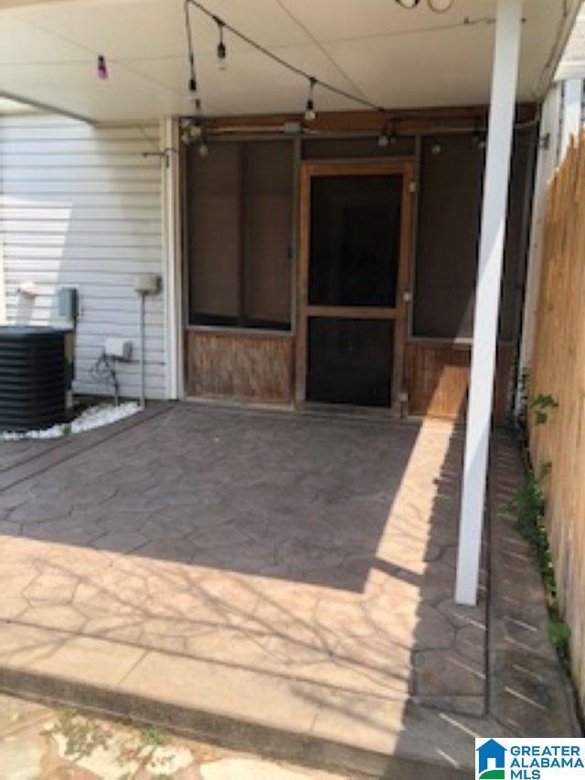 Photo - 1557 Applegate Ln