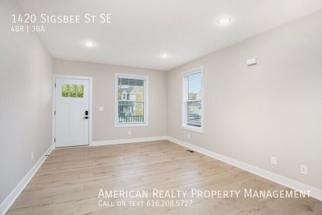 Photo - 1420 Sigsbee St SE