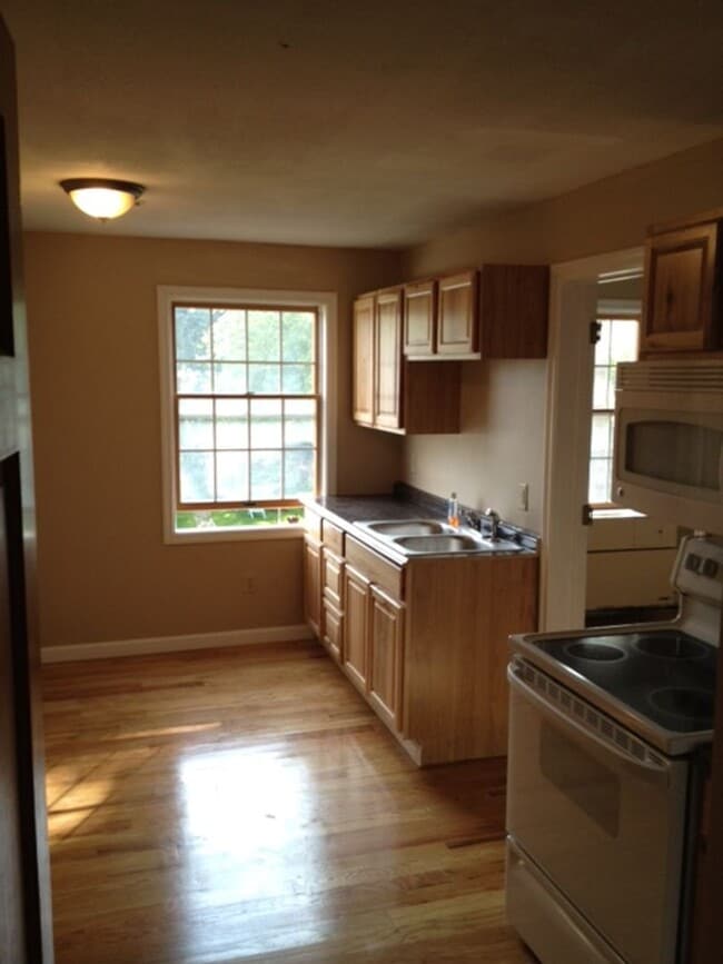 Building Photo - 948 US-1 Unit A