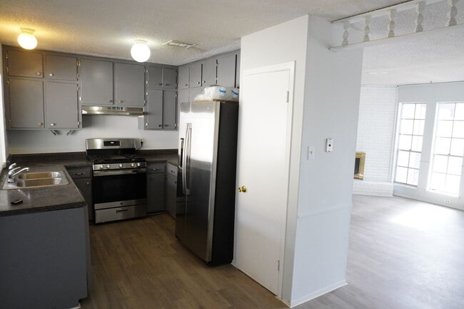 Photo - Beautiful Remodeled Duplex with 3 bed-1.5 bath in 79912