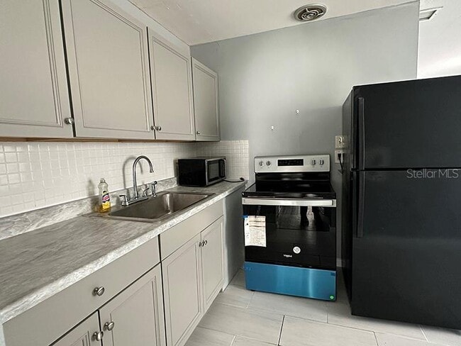 Photo - 1481 Drew St