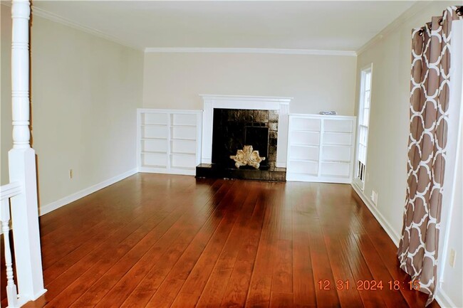 Photo - 2589 Leeshire Rd Townhome