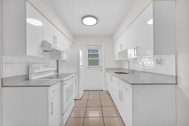 Photo - 861 SW 74th Terrace Unidad 102 D
