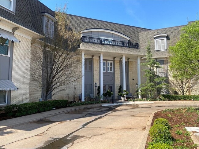 Photo - 1114 Sherwood Ln Unit C-1