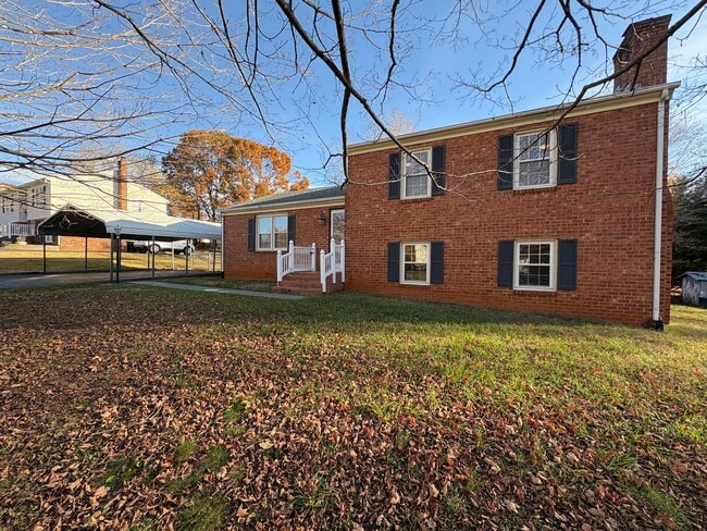 Photo - Spacious split level in Campell County near Waterlick/Leesville Rd