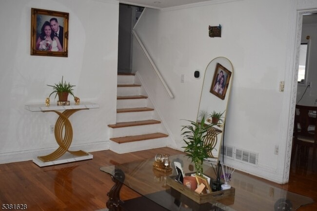 Photo - 193 McFarlane Rd