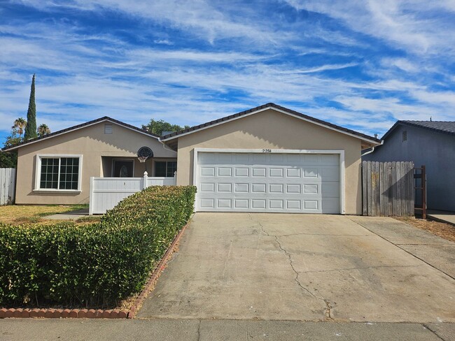 Building Photo - 3 bed 2 bath Live Oak Rental