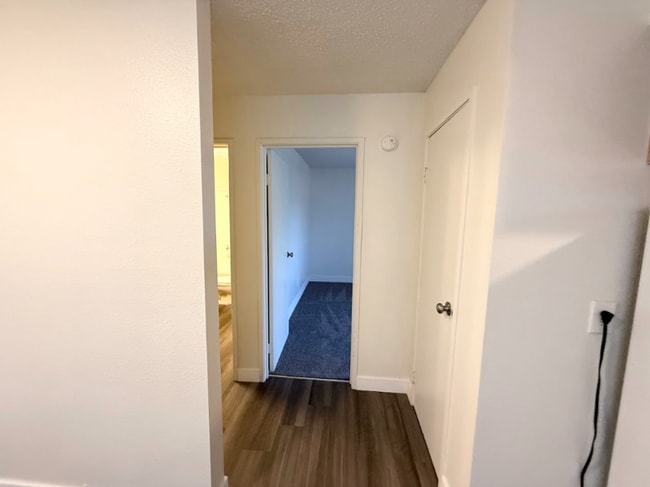 Photo - 1750 Karen Ave Unit Classic 1x1 5