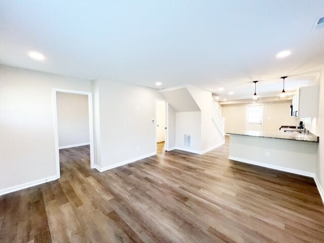 SOUTH BROADRIPPLE - 4 BR/2BA LIKE BRAND NEW!