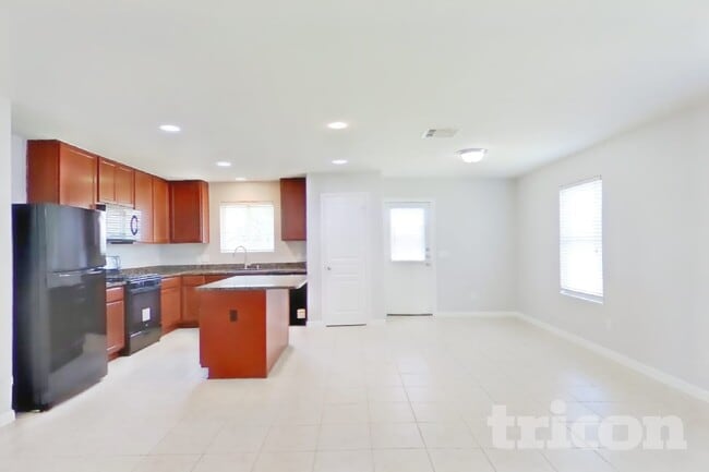 Photo - 930 Salado Slough Ln