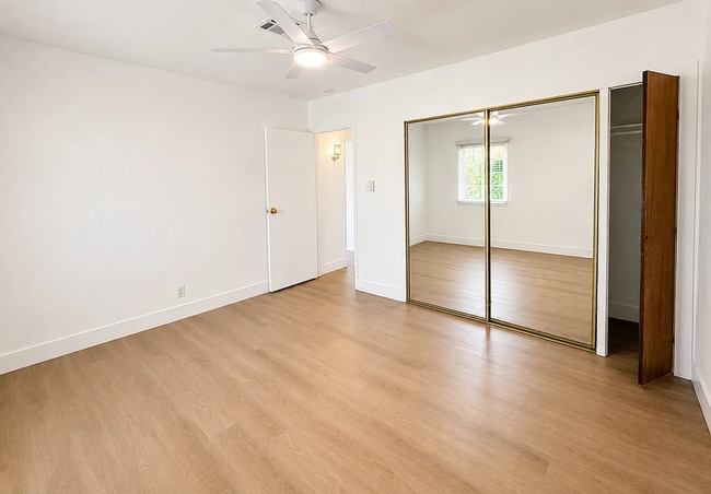6986 Elegance Ct
