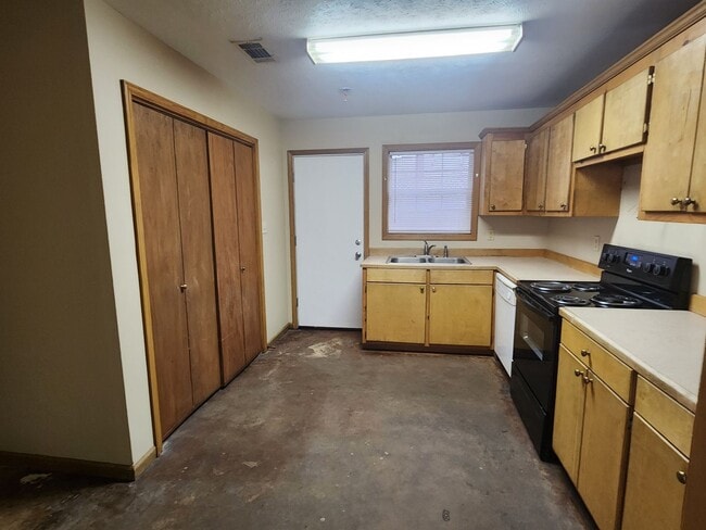 Photo - 2 Bed / 2 Bath Duplex – Pineville, LA – $795/month