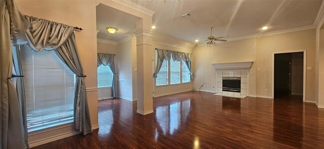 Photo - 1903 N Travis St