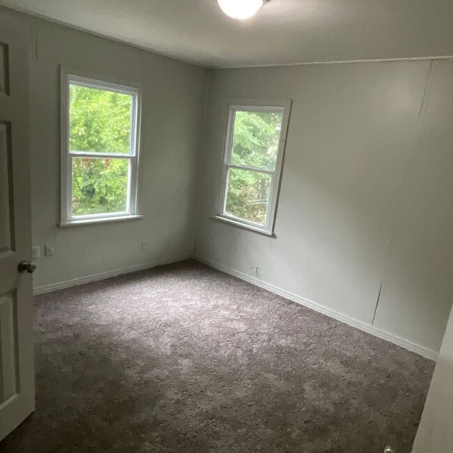 Photo - 525 W 77th St