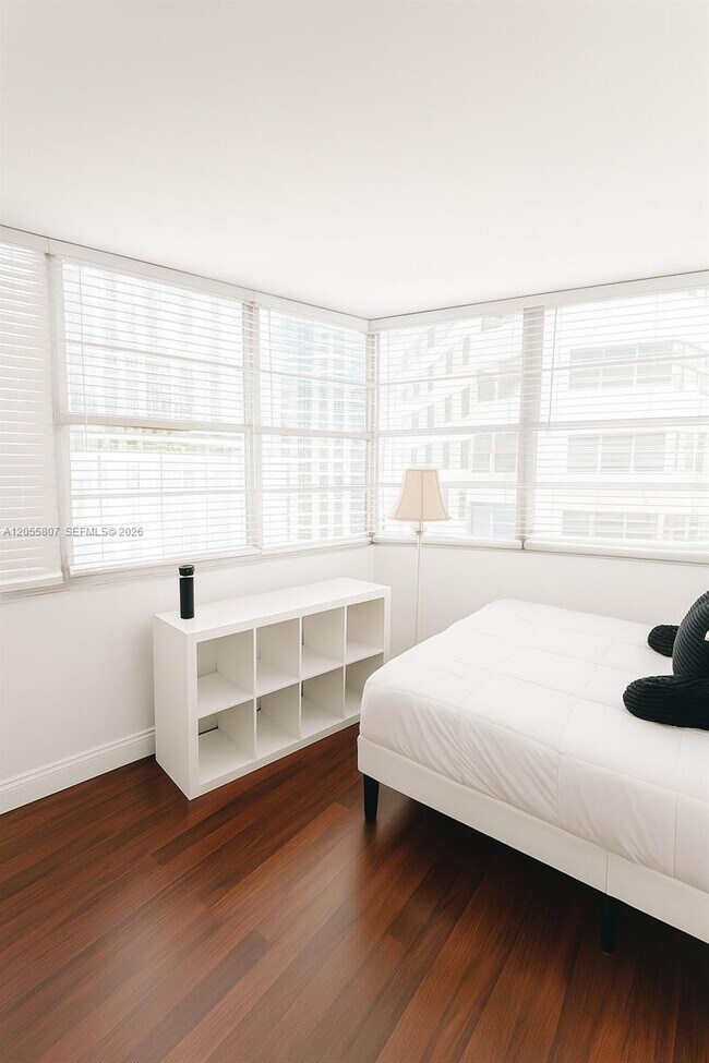 Photo - 905 Brickell Bay Dr Unit 1022