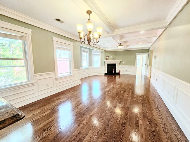Building Photo - 127 Nonantum St Unit 3