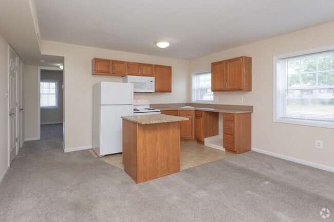 2BR, 1BA - 650 SF - Huntington Gardens Apartments