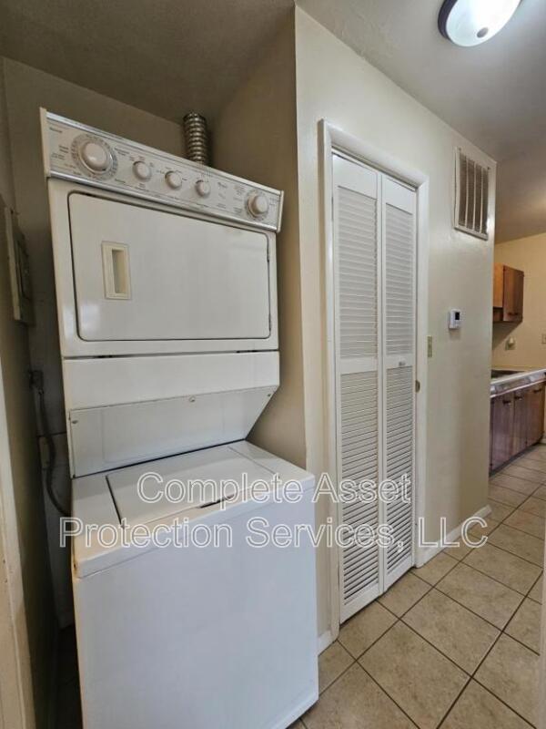 Photo - 934 N Wood St