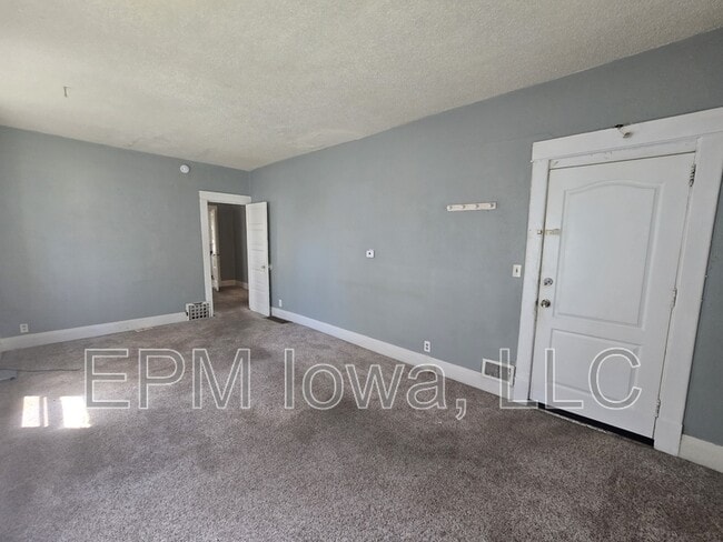 Photo - 408 Locust St