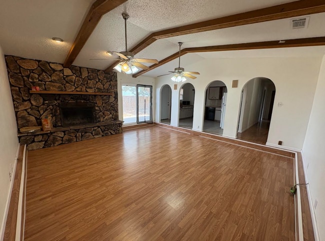 Photo - 312 Woodson Way