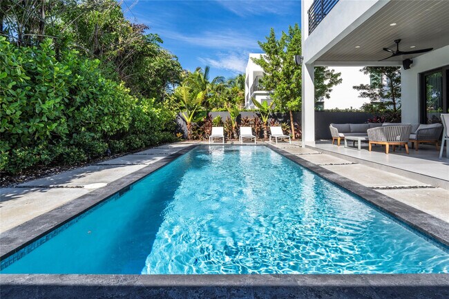 Photo - 3320 NE 17th St