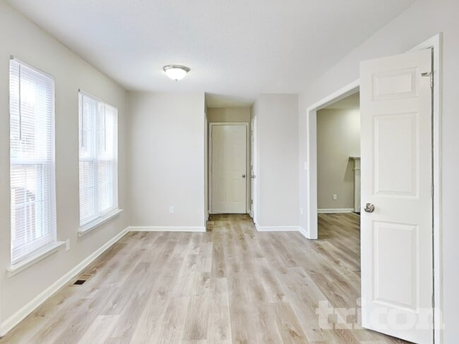 Photo - 4900 Valley Trail Ct