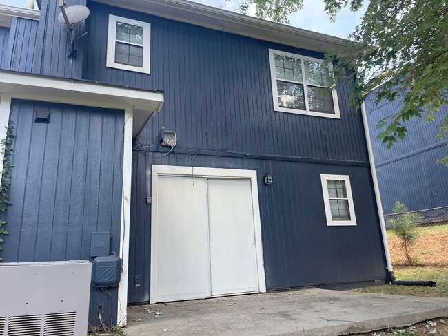 Photo - Newly Remodeled 2Bed/2.5Bath Townhome For ...