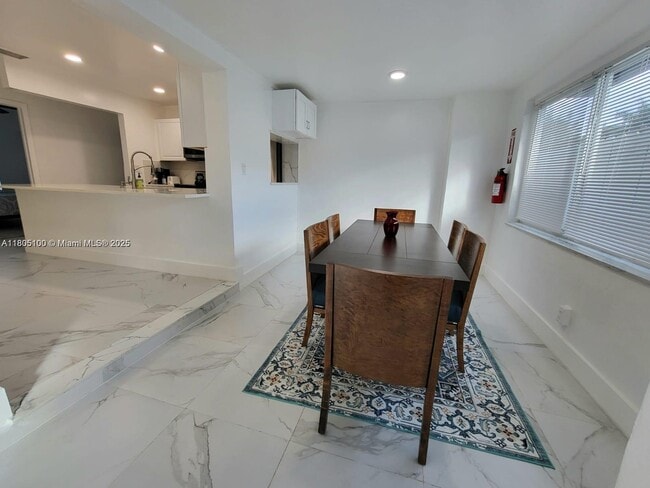 Photo - 900 SW 31st St