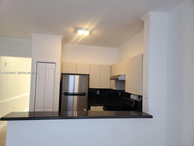 Building Photo - 17650 NW 73rd Ave Unit 206-18