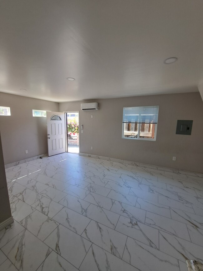 Photo - 4666 Tango Way Unidad 2