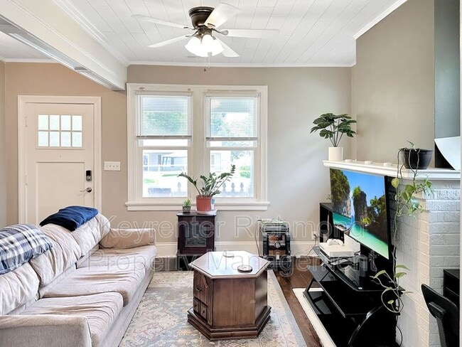 Photo - 3716 Stockton St
