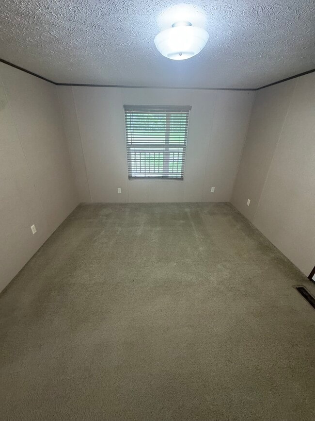 Photo - 4773 Lord Rd