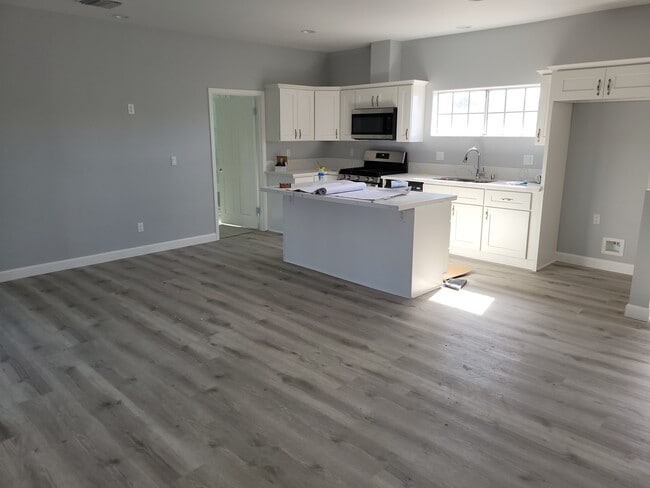 Building Photo - 17451 Martha St Rental