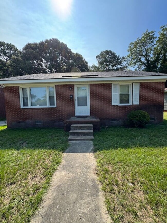 Building Photo - 906 N Audubon Ave