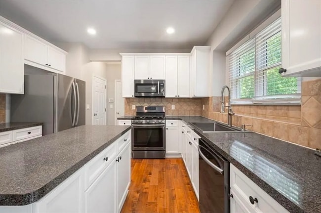 Photo - 61 Gellmore Ln