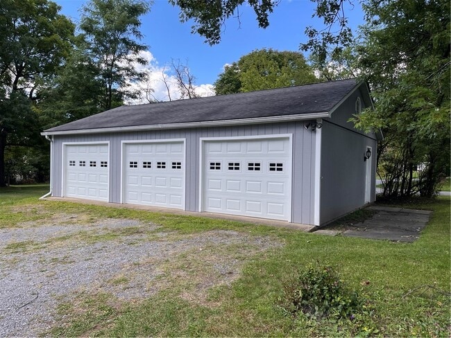 Photo - 410 N Main St