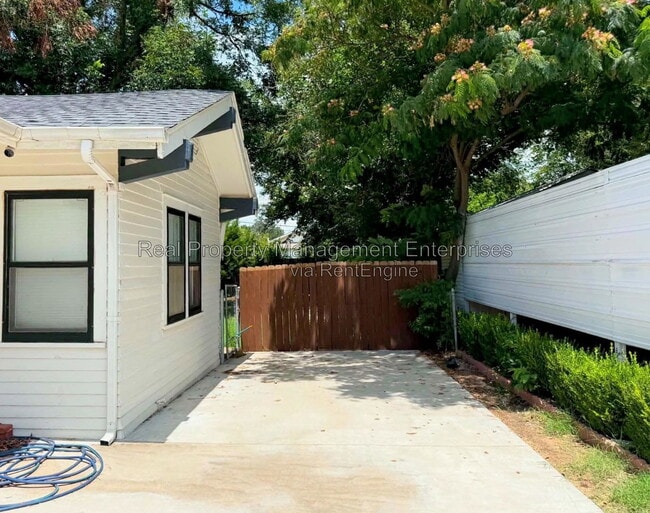 Photo - 2009 NW 12th St