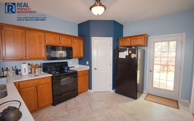 Photo - Lovely 2BR/2.5 BA Murfreesboro townhome close to I-24! Washer/dryer included!