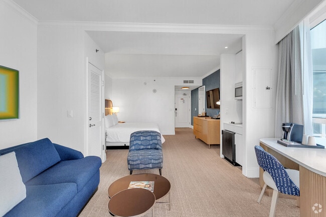 Building Photo - 4401 Collins Ave Rental