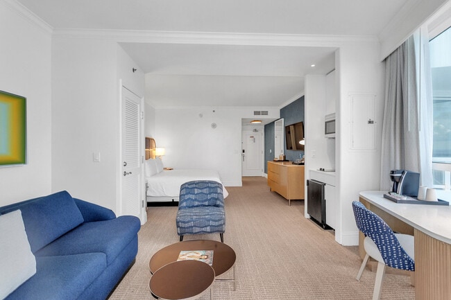Building Photo - 4401 Collins Ave Rental