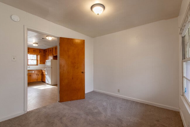 Photo - 809 Crescent St