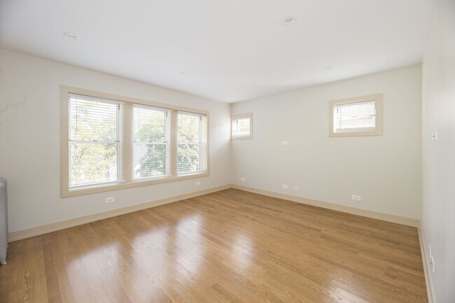 Photo - 5049 N Winchester Ave Unidad 1931-GND