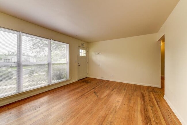 Photo - 65 Bucknell Ct