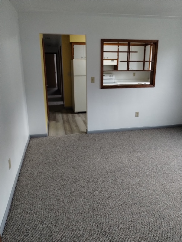 Photo - 320 4th St SE