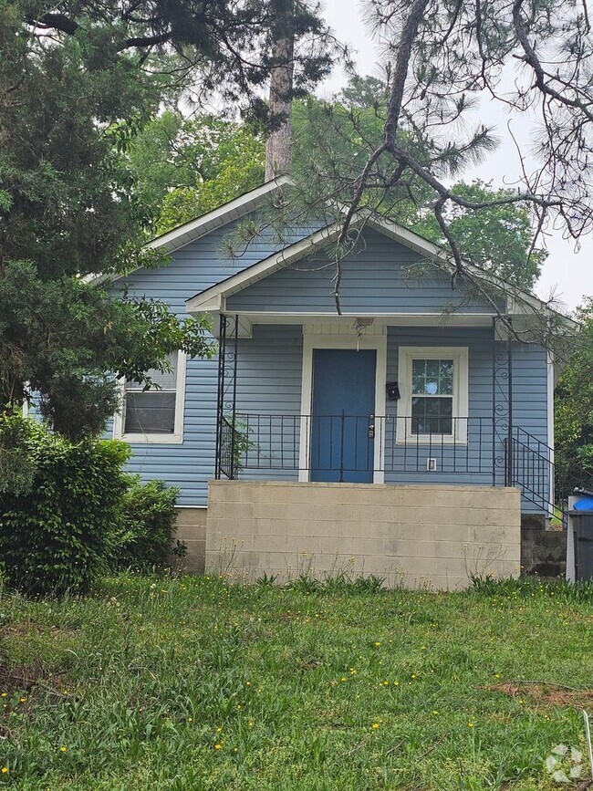 Building Photo - 2 BR/ 1 BA Home