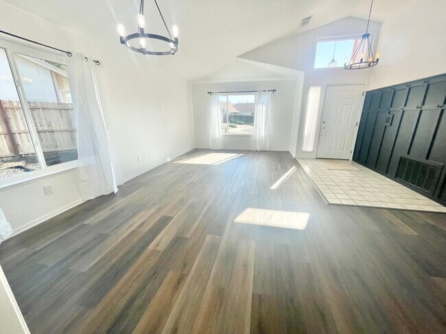 Photo - Stunning newly remodeled 3 bedroom 2 bathroom home!