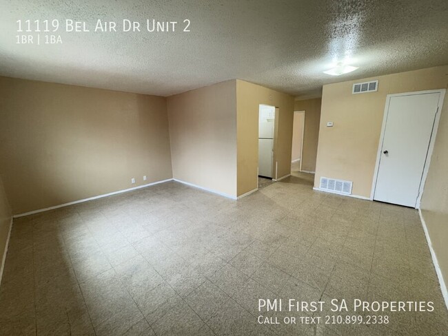 Fourplex two bedroom unit is ready to move... - Fourplex two bedroom unit is ready to move... Apartamento Unidad 2