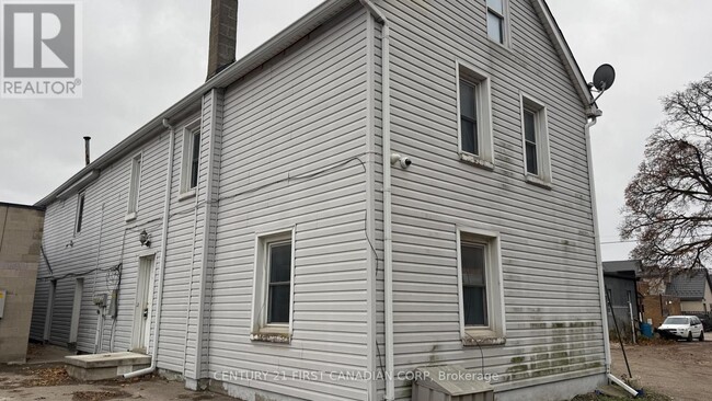 Photo - 1072 Dundas St Unité 3