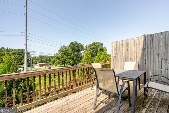 Photo - 290 Mahone Dr
